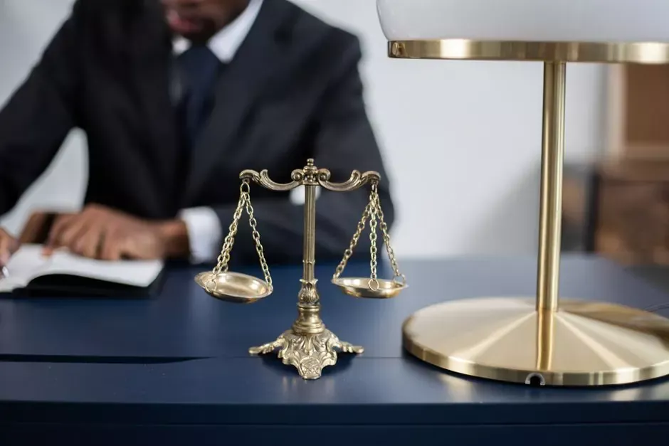 Commercial Lawyer